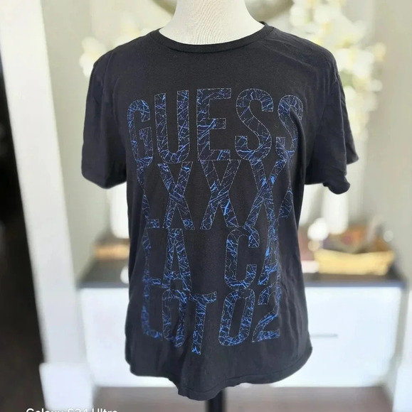 Guess Men's Extra Large T-Shirt - Picture 3 of 5